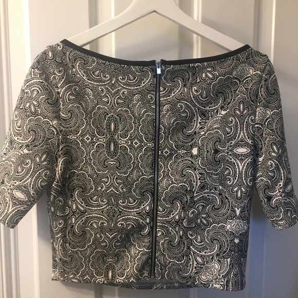 Express Pattern‎ Crop - Picture 2 of 2